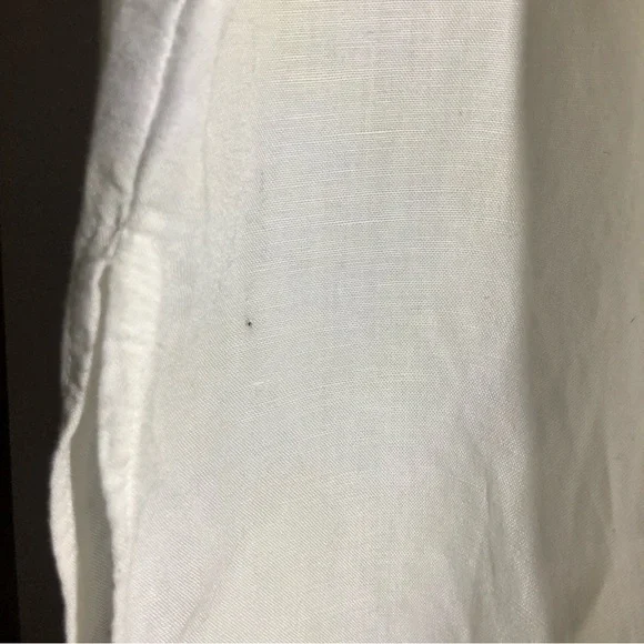 Avenue sleeveless white top with double black stitching details, size 26/28. - Picture 10 of 10